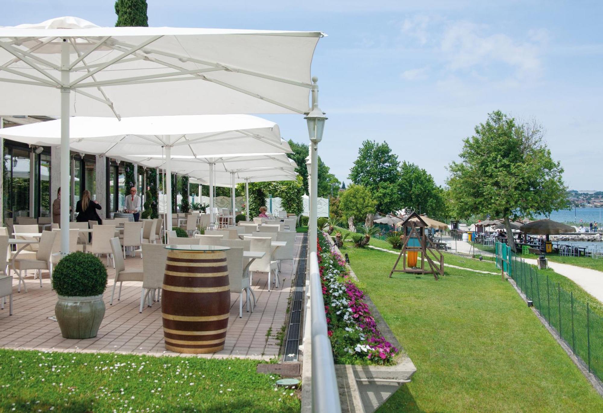 Hotel Aquila D'Oro Desenzano Дезенцано-дель-Гарда Экстерьер фото